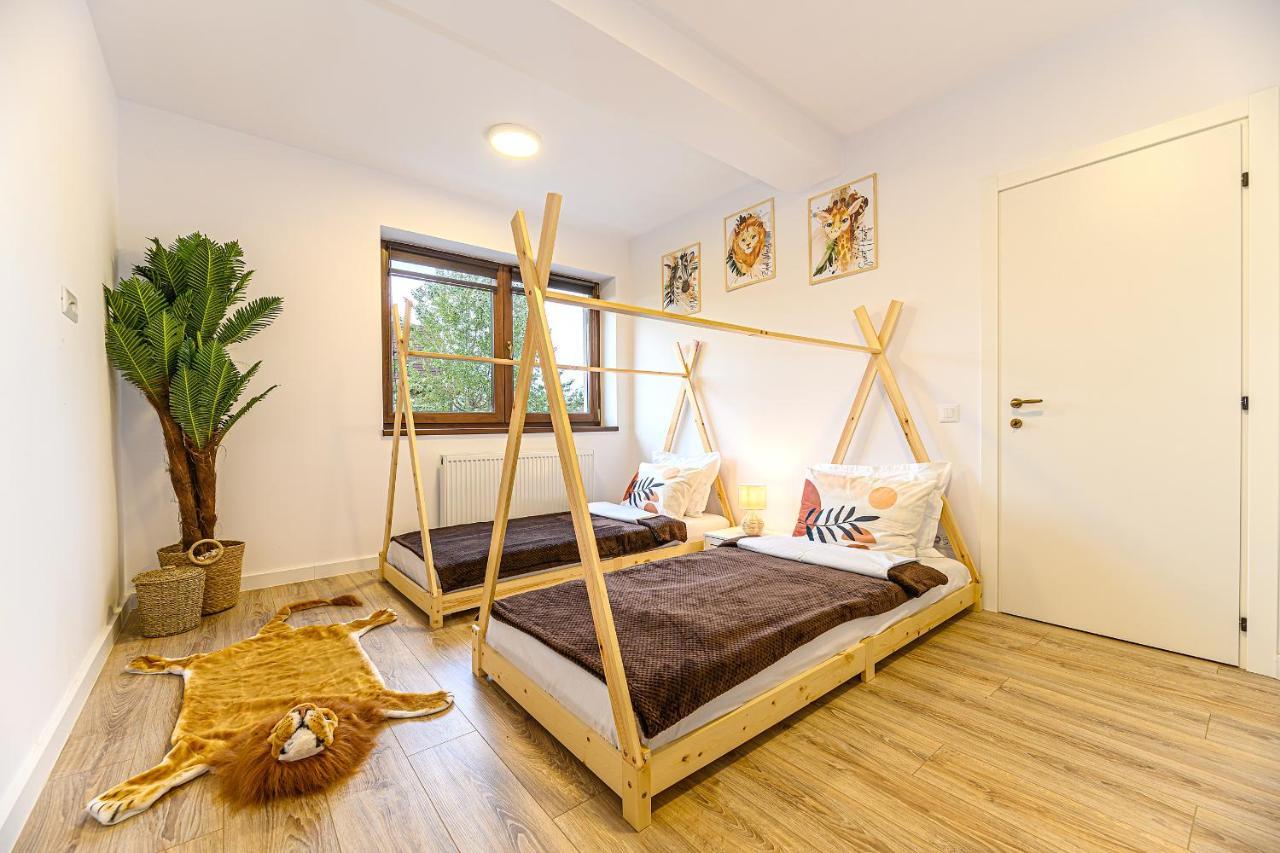 Safari Family Villas Near Park Aventura,Lake,Zoo Braşov Extérieur photo